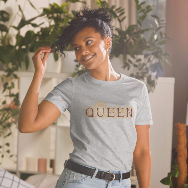 T-shirt Queen – Image 2